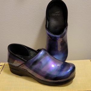 Dansko Purple Metallic Clogs New, size 40